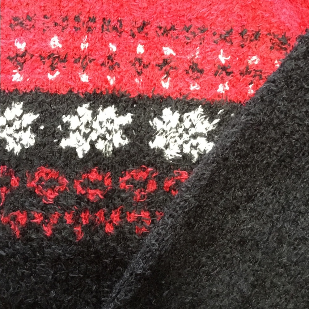Croft & Barrow black and red sweater